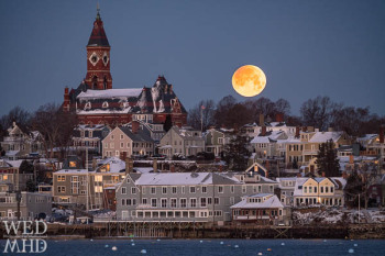 Super Blue Blood Moon setting over Marblehead