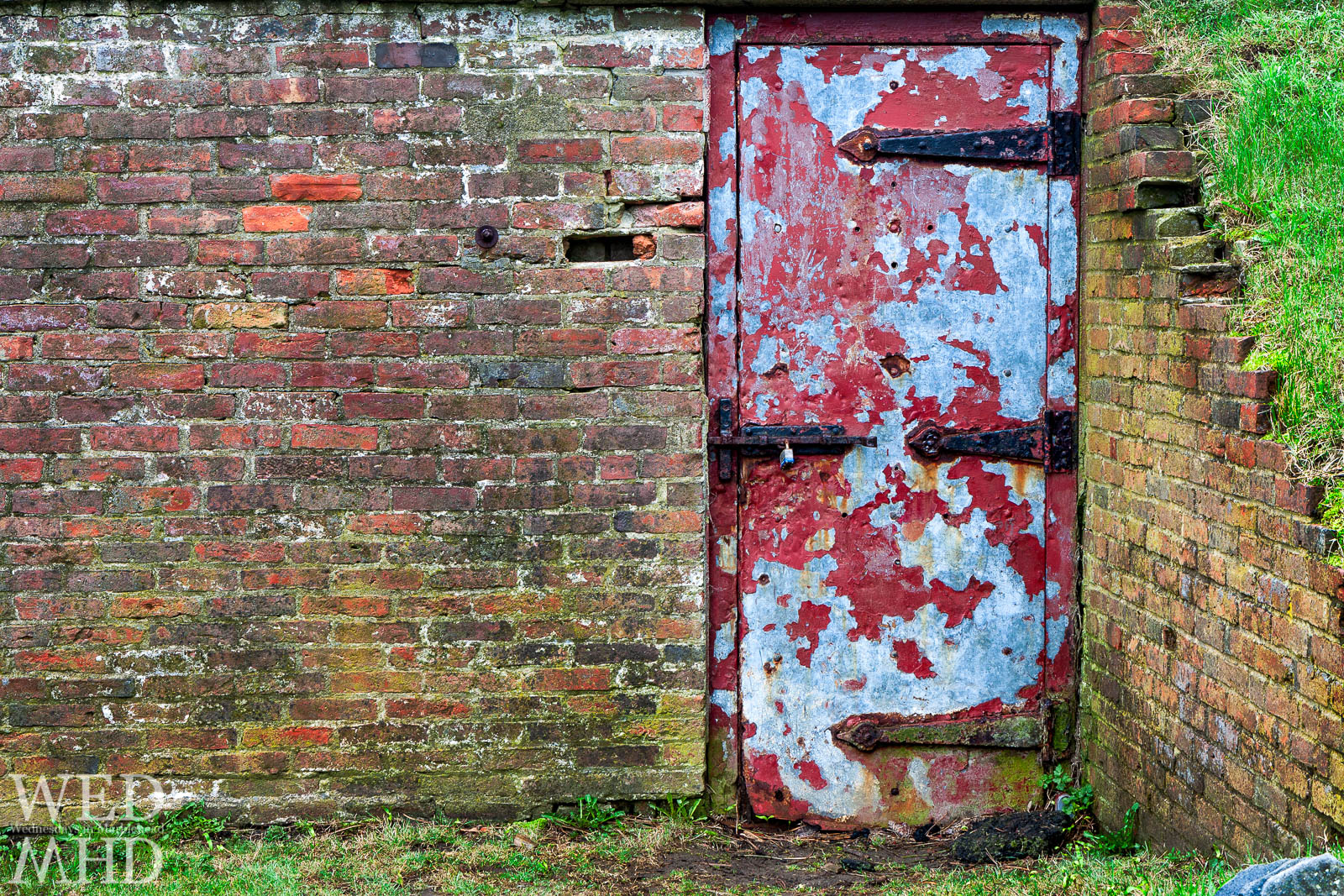 Behind the Red Door – Fort Sewall