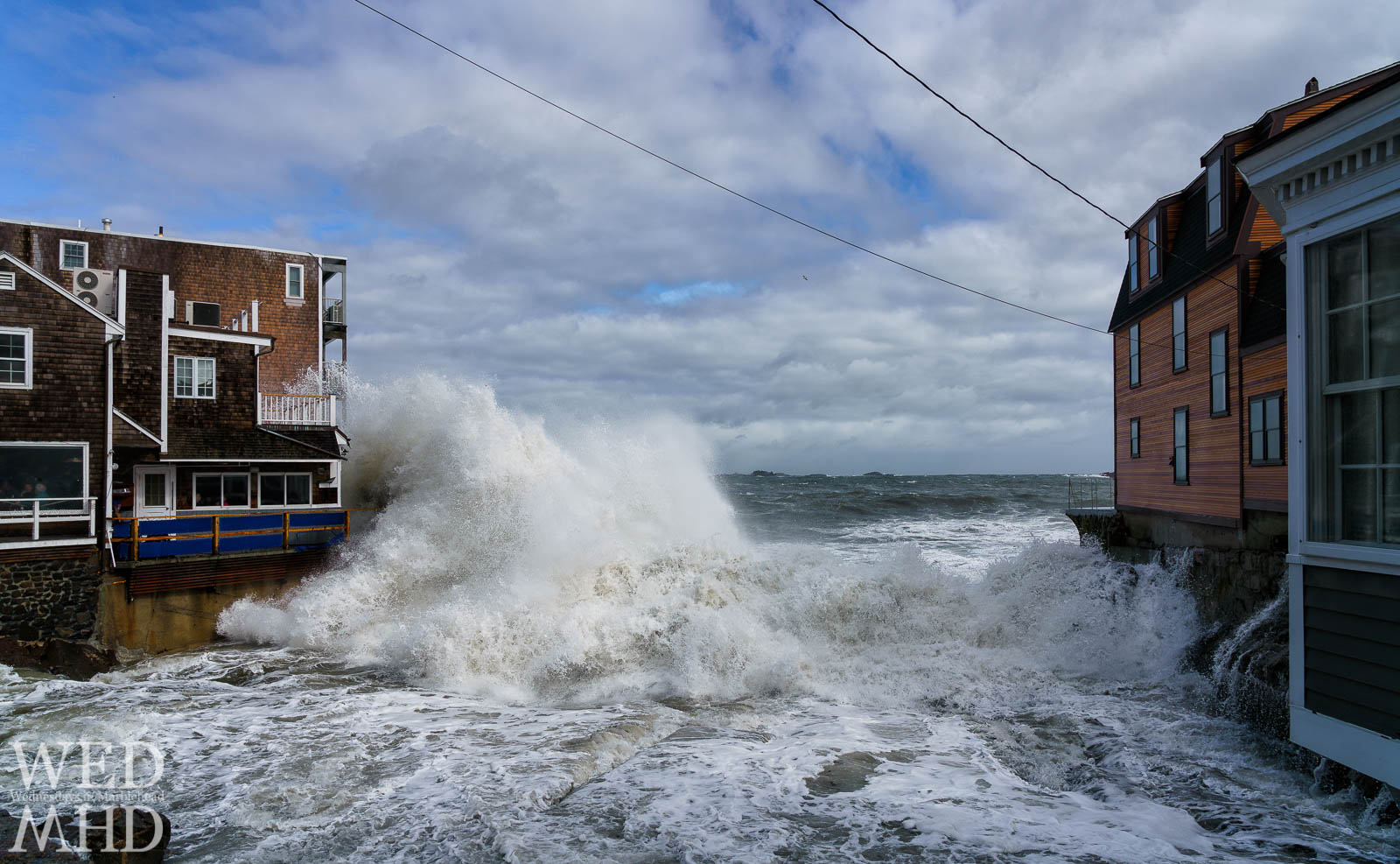 You can always count on a good show at the Barnacle with every Nor'Easter that comes through town. The restaurant was full for this 12:30 show.